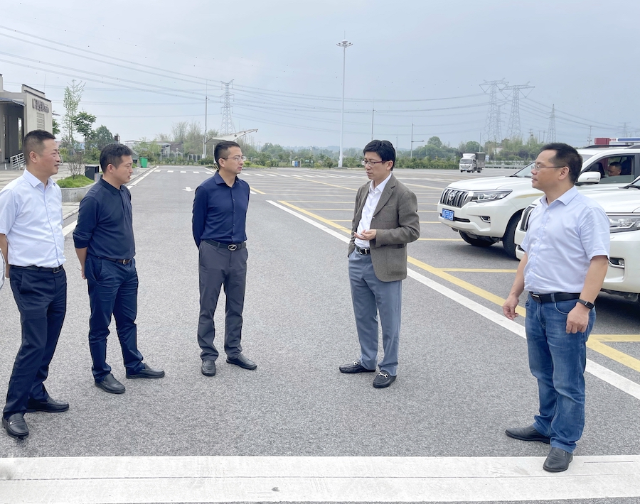 BETWA西汉姆联官方官网副总经理徐华率队到泸渝泸永公司开展汛期地质灾害专项检查 (1).jpg